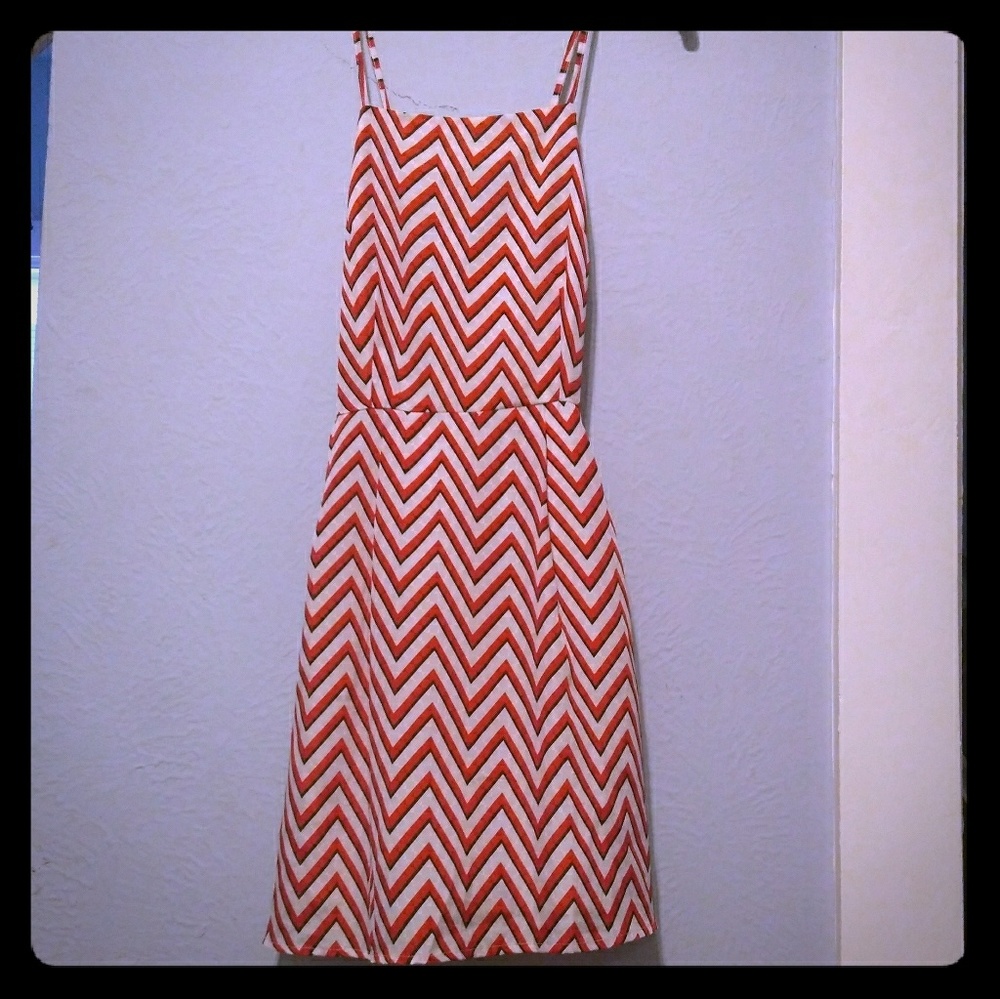 ⭐BOGO Nordstrom strappy chevron print dress - Picture 1 of 5